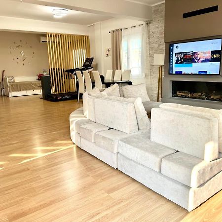 Cozy Apartment With Parking Near The City Center เอเธนส์ ภายนอก รูปภาพ