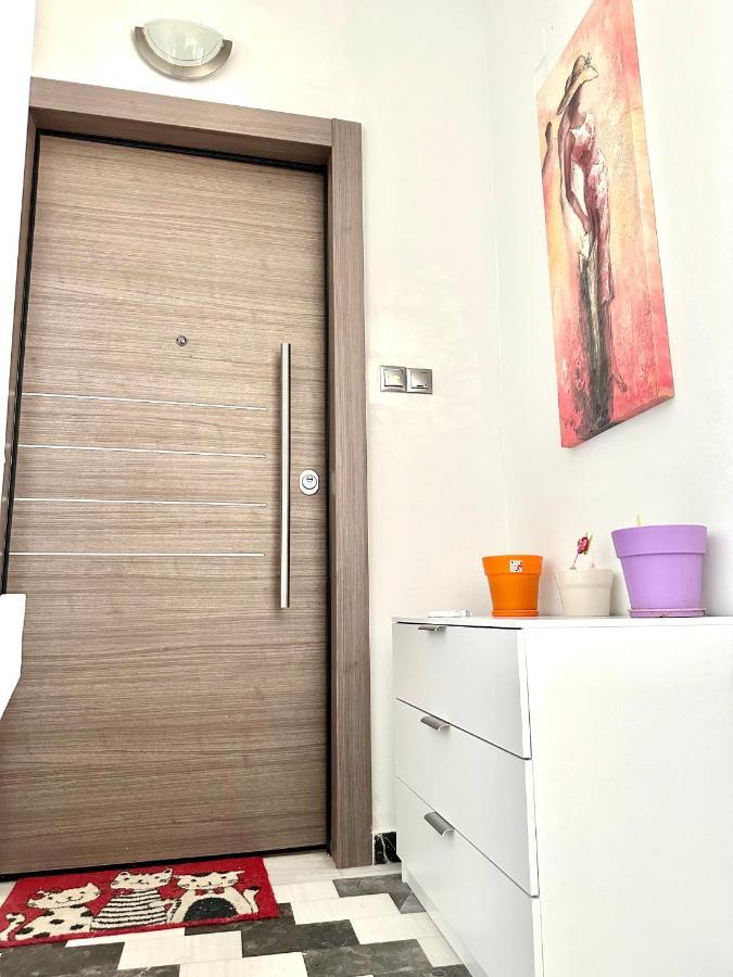 Cozy Apartment With Parking Near The City Center เอเธนส์ ภายนอก รูปภาพ