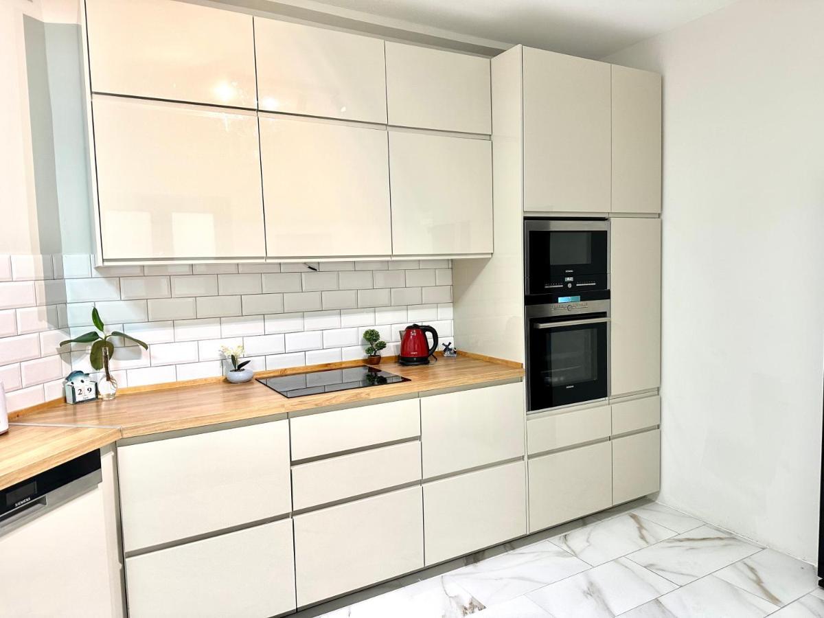 Cozy Apartment With Parking Near The City Center เอเธนส์ ภายนอก รูปภาพ