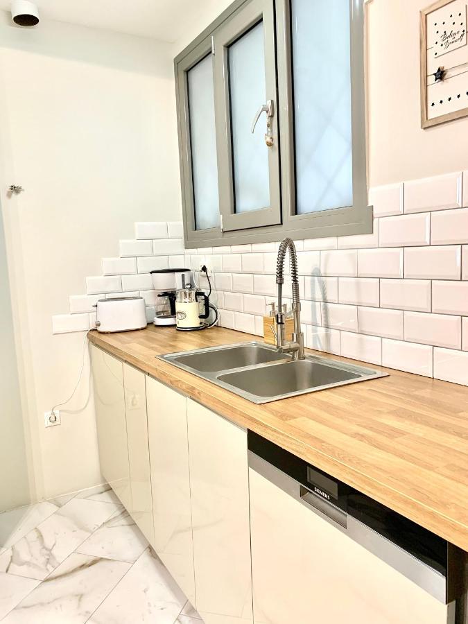 Cozy Apartment With Parking Near The City Center เอเธนส์ ภายนอก รูปภาพ